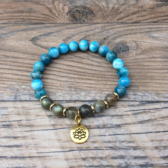 Apatite bracelet with Lotus charm, Labradorite, healing bracelet - Picture 3 of 9